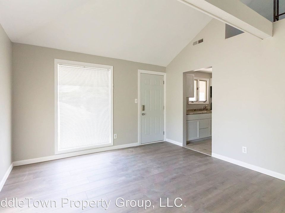 1st image of 1000 N New York Ave APT 1A