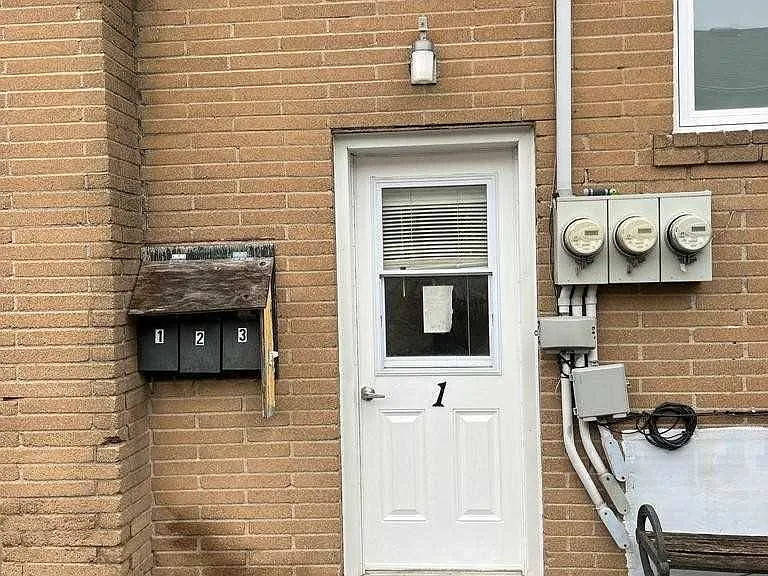 38 River Dr #1 — Photo 3