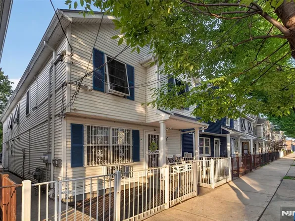 192 Dwight St, Jersey City, NJ 07305
