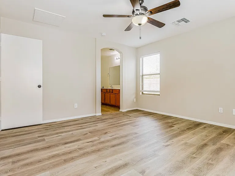 33897 N Wash View Rd — Photo 11