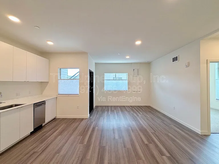 1524 NE 40th Ave #101 — Photo 4
