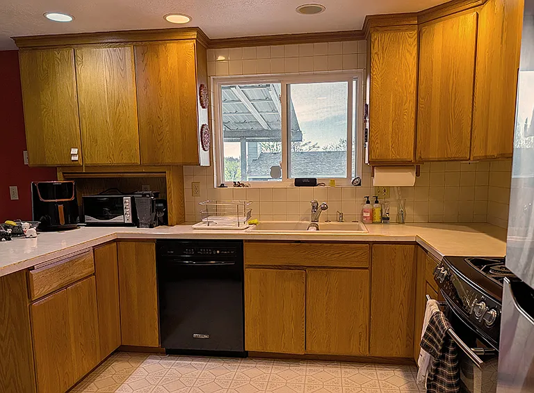 415 Charman St — Photo 14