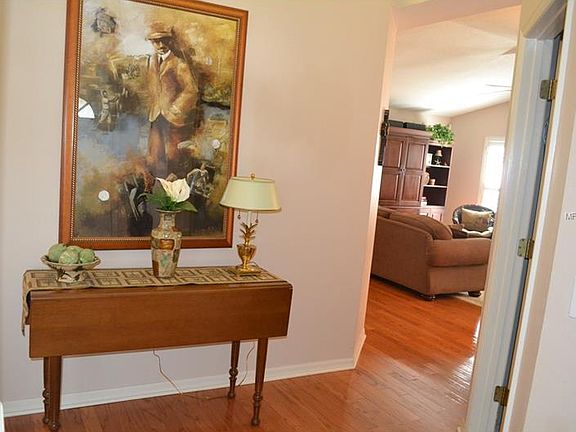 4th image of 1522 Kinsman Way