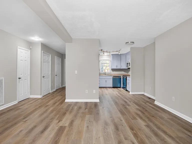 2020 Lasalle St — Photo 6