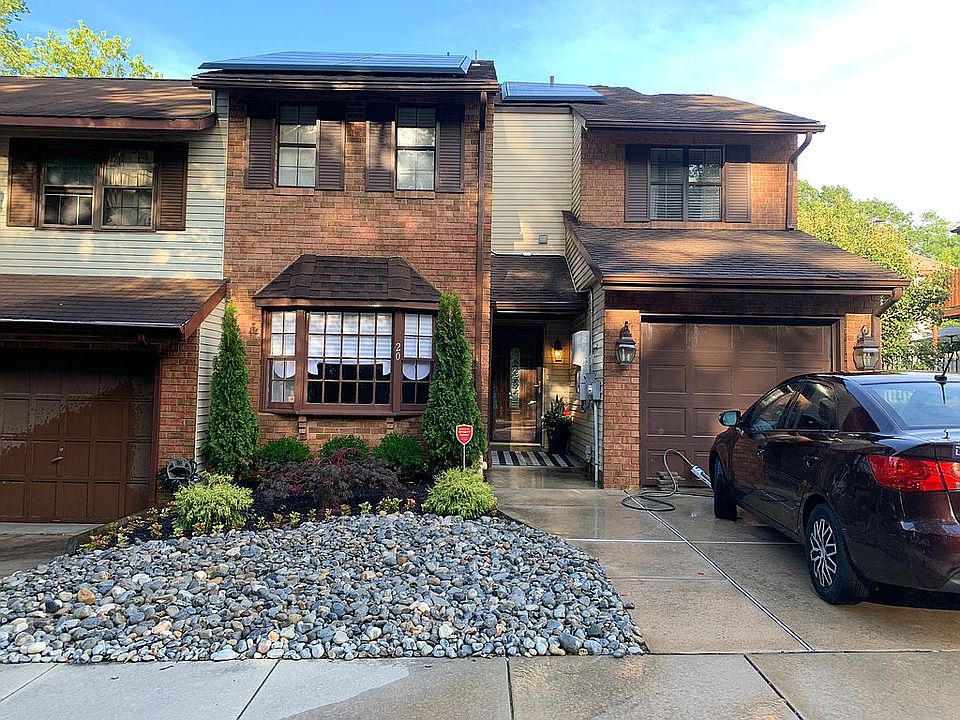 End unit townhouse 