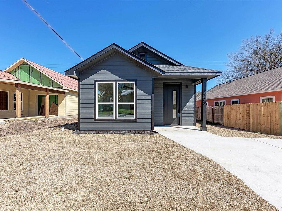 1st image of 738 Chihuahua St