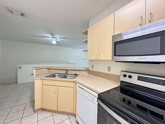 5th image of 108 SW Peacock Blvd APT 204-05-204