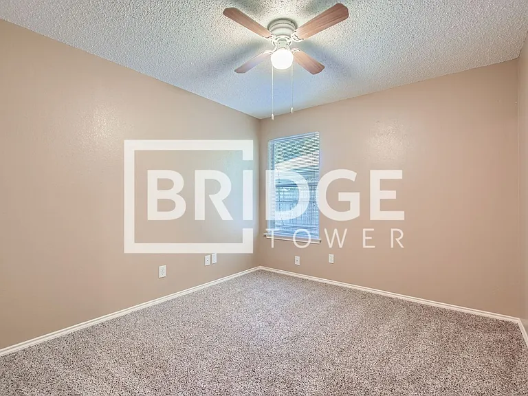 409 Kelley Ct — Photo 12