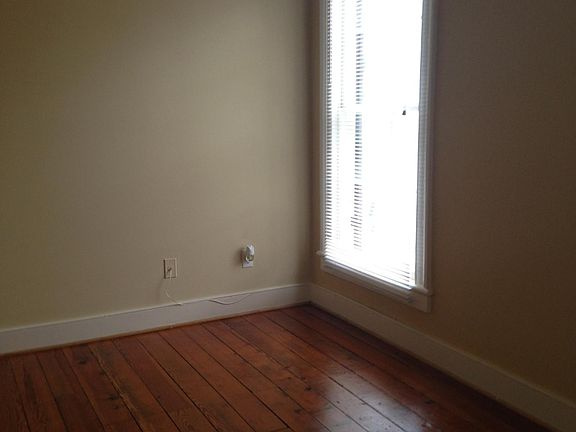 3rd image of 420 Valley St APT D