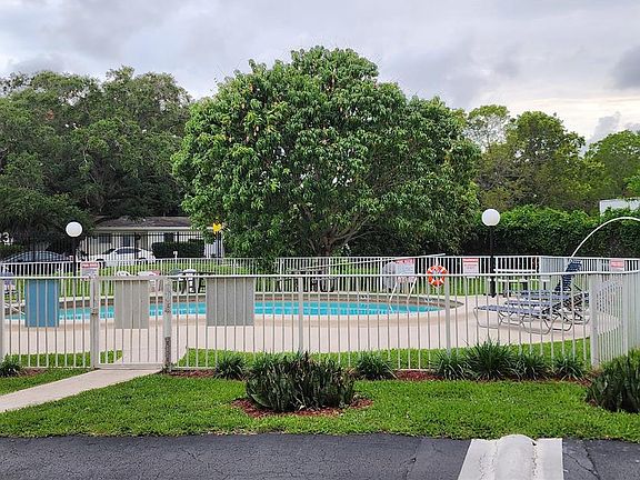 3rd image of 1801 NE 140th St APT 307