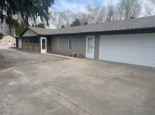2068 New Lake Rd, Jacksonville, IL