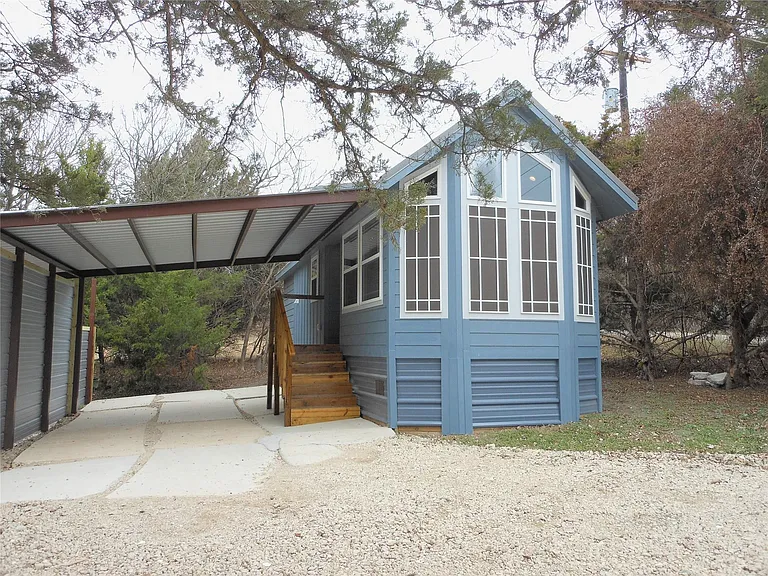 2350 E Stone St — Photo 2