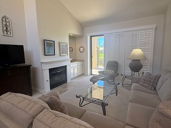 5th image of 38921 Wisteria Dr
