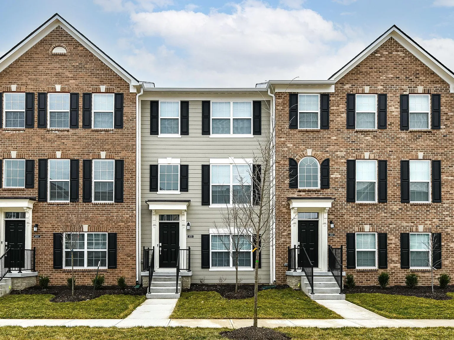 3 bed, 1826 sqft, $2,500 — Photo 1