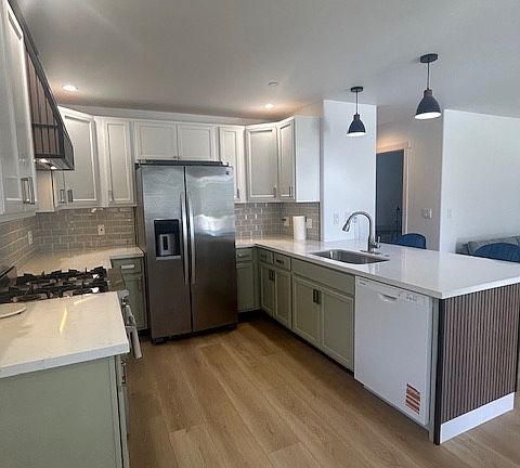 4th image of 769 Upham St