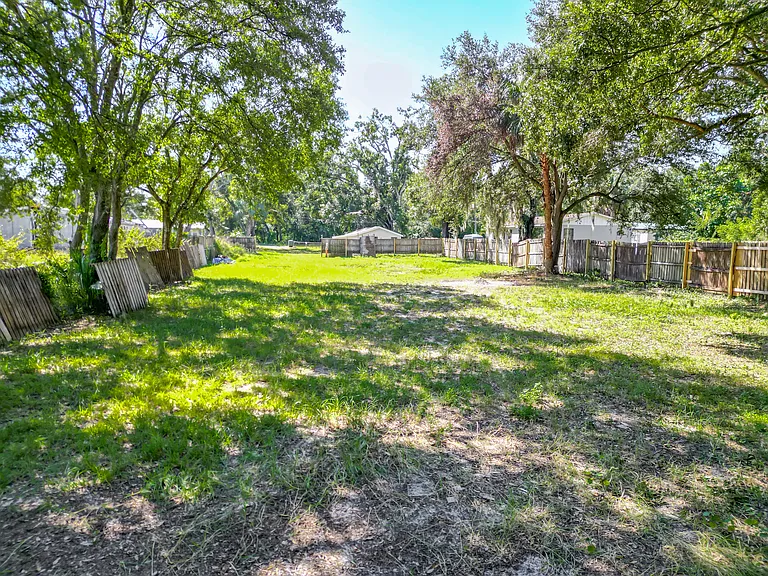 6920 Delano Ave — Photo 39