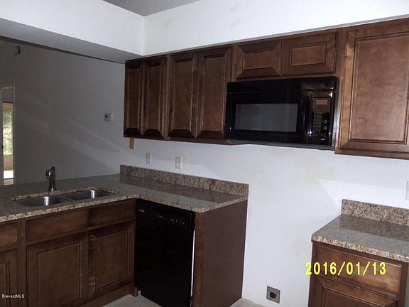 3rd image of 330 Cocoa St SE