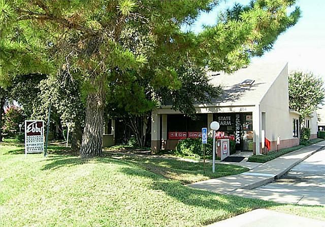 1st image of 1158 Country Club Ln