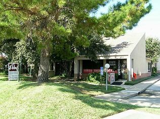 1158 Country Club Ln, Fort Worth, TX 76112