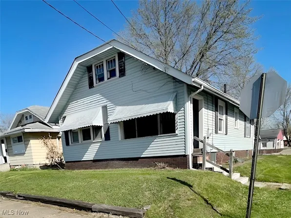 2111 21st St NE, Canton, OH 44705