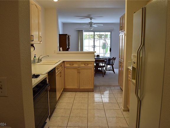 3rd image of 7956 Lisa Dawn Ave