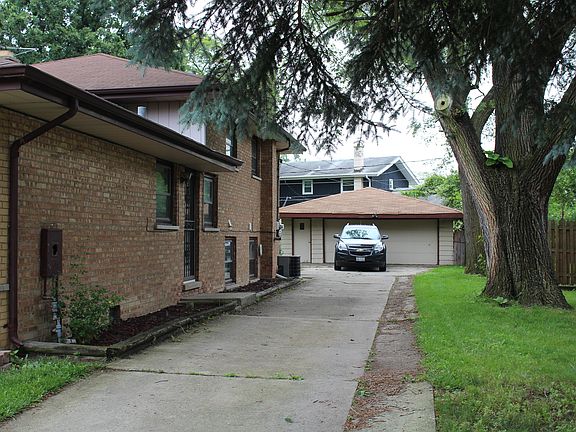 3rd image of 16415 Greenwood Ave
