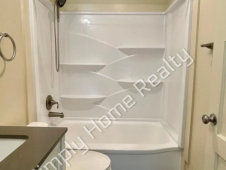 6841 S Wapato St #A — Photo 10