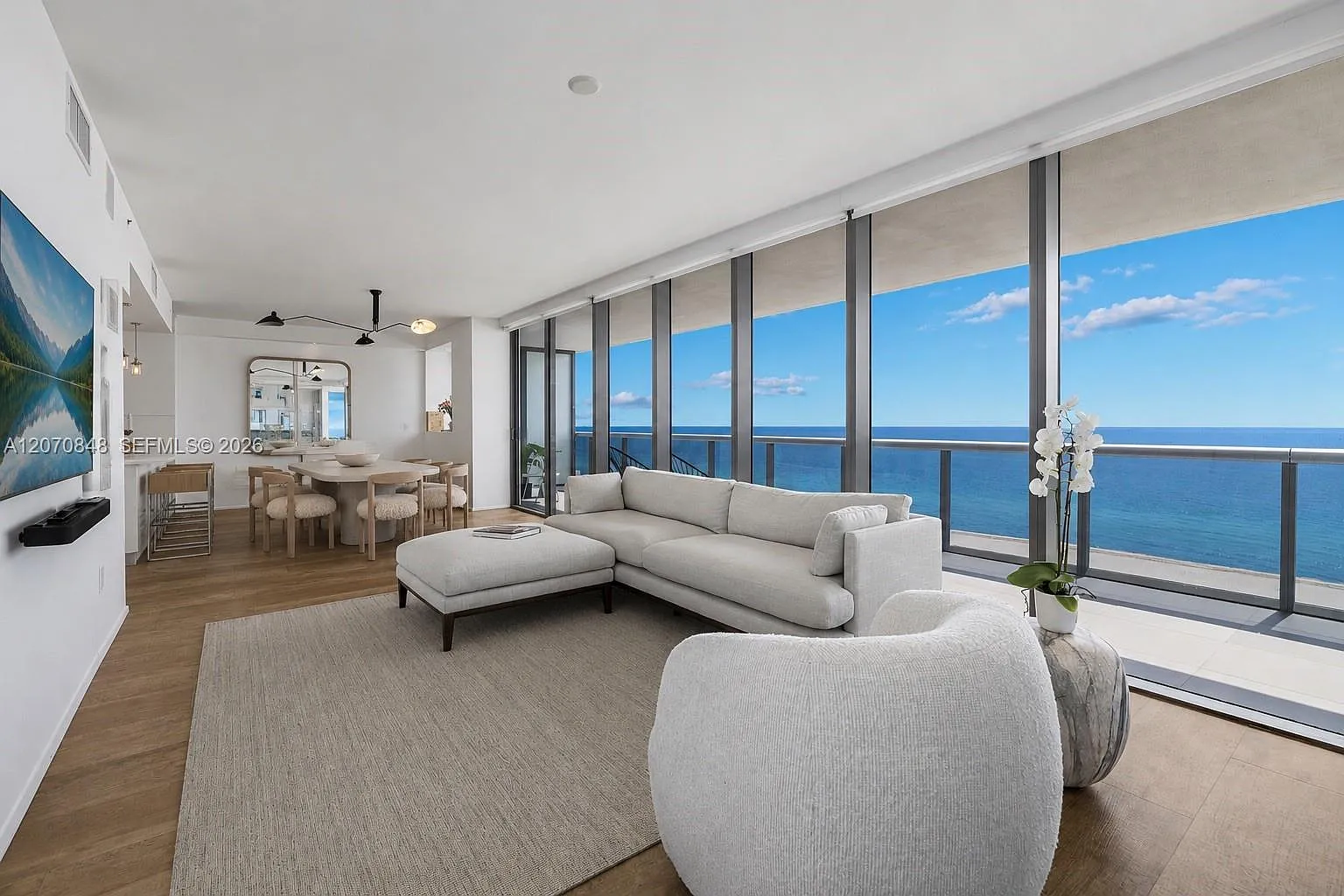 Mei Condo — Photo 1