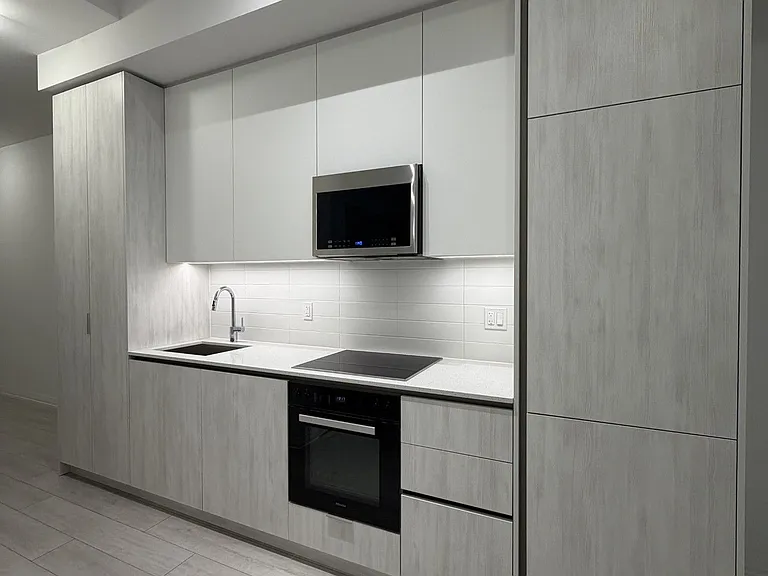 400 King St W #1229 — Photo 4