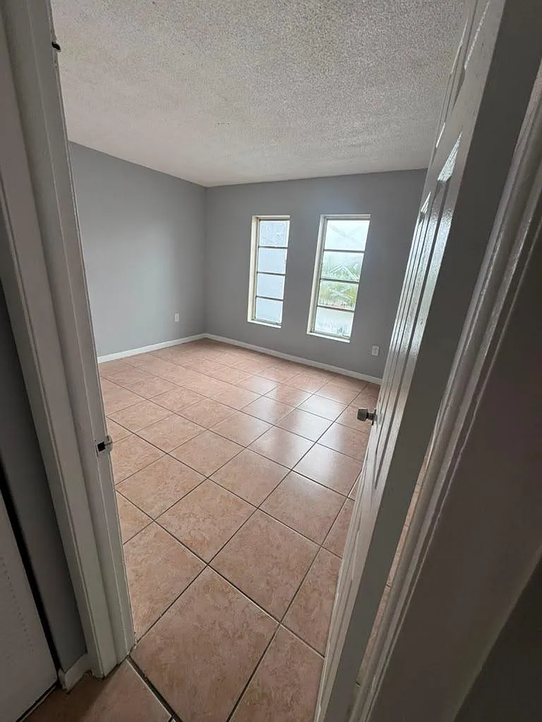 1 bed, 650 sqft, $1,600 — Photo 4