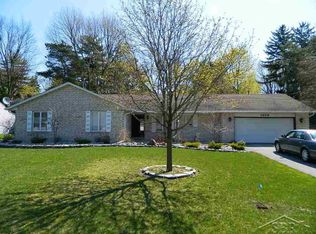1464 Hawthorne Dr, Saginaw, MI 48638