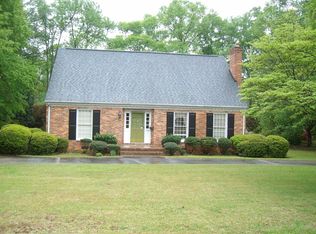 105 Calhoun Dr, Cheraw, SC 29520