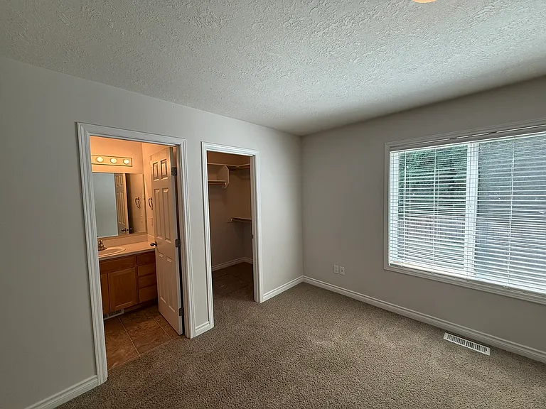 1356 Trent Ave N — Photo 20