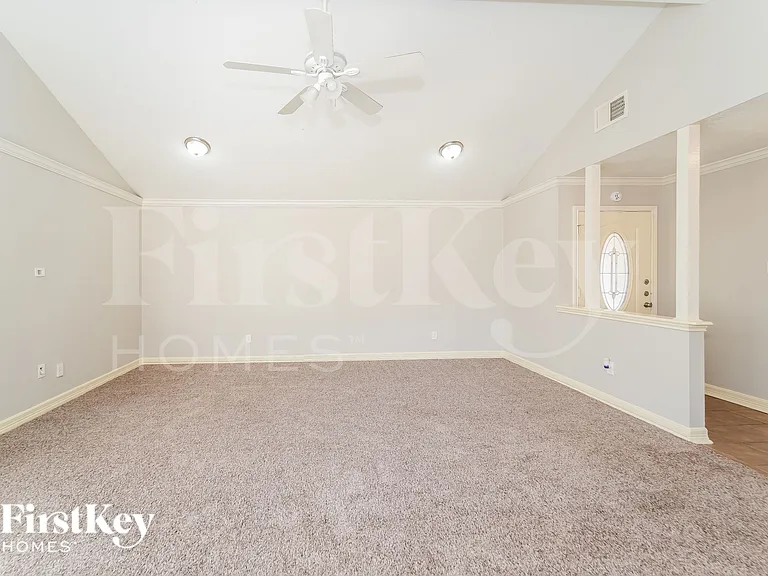 6615 Navidad Rd — Photo 2
