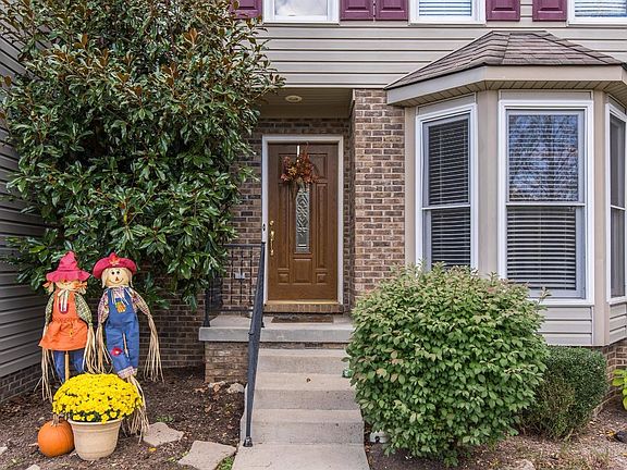 4th image of 3768 Broadmoor Dr