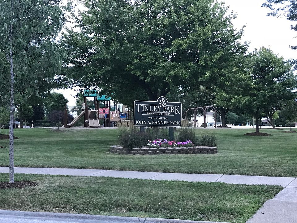 2nd image of 16424 Ironwood Dr