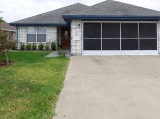 909 Lake View Dr, Mission, TX 78572