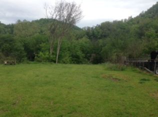 8 Rocky Ct, Pikeville, KY 41501