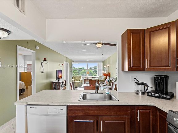 2nd image of 4806 NW 36th St APT 610