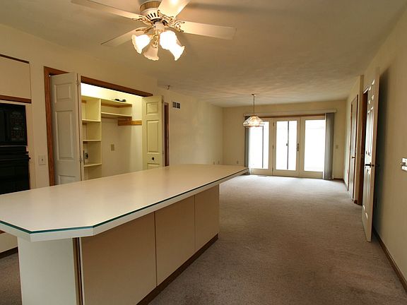 2nd image of 2800 Alexandria Pl