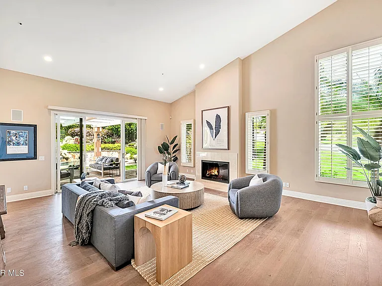 1687 Castlebridge Ct — Photo 19