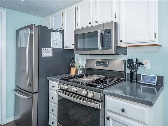 3rd image of 2411 Sportsman Dr