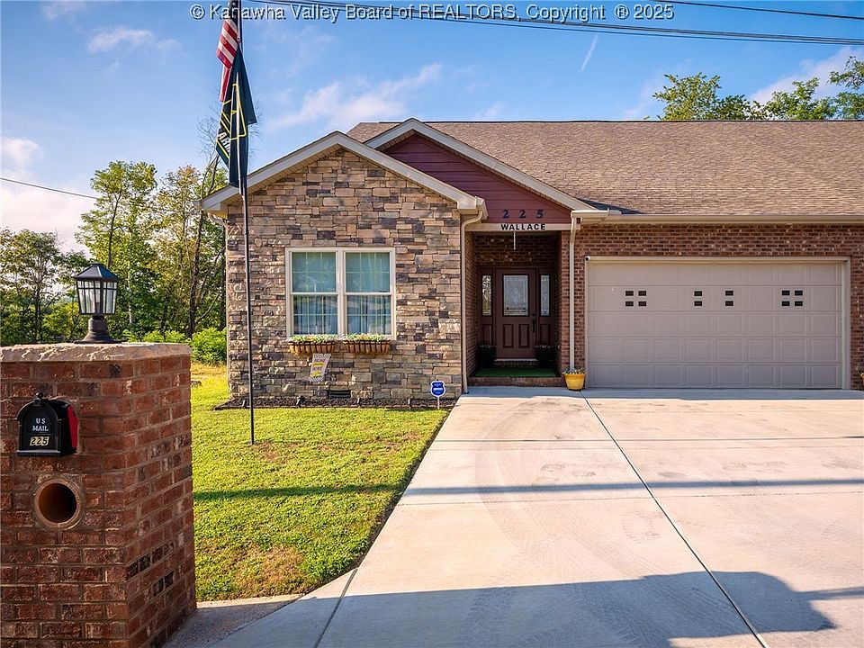 1st image of 225 Woodland Dr