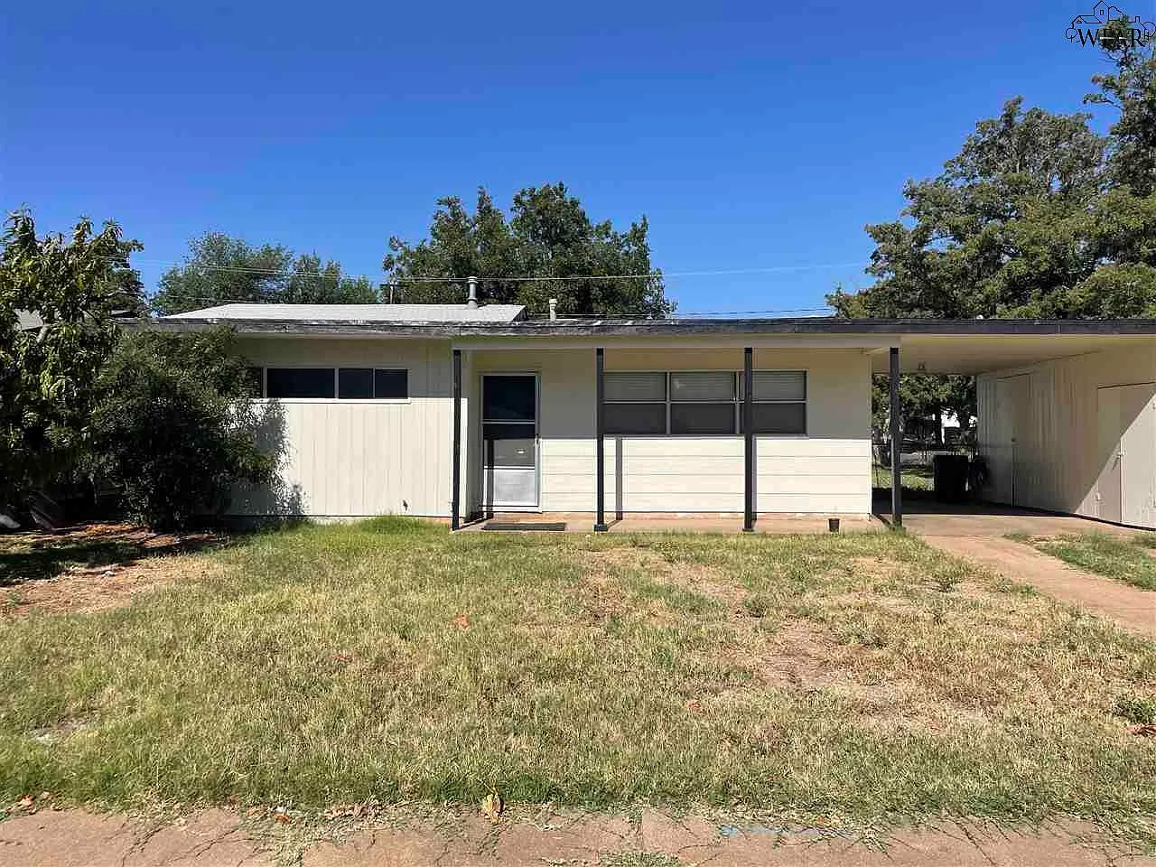 2 bed, 1.0 bath, 835 sqft, $1,100 — Photo 3