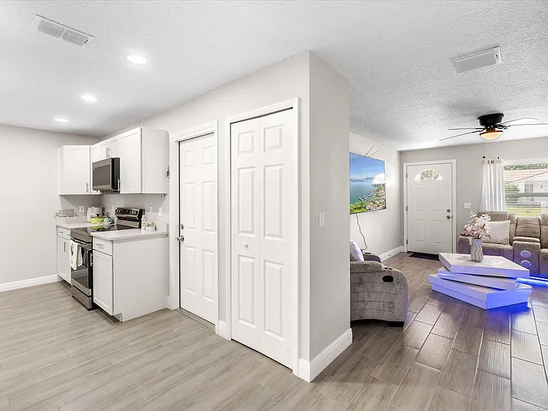 871 Darwin Dr — Photo 5