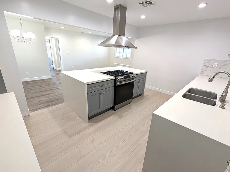 12602 Foxley Dr — Photo 12
