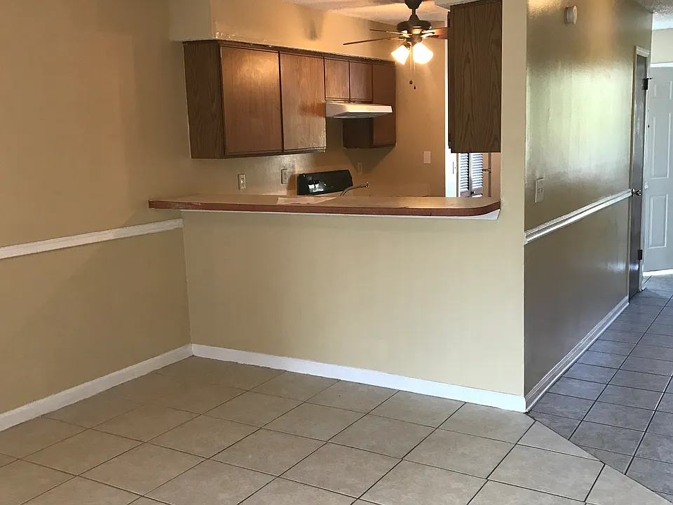 1370 Old Middleburg Rd N #1