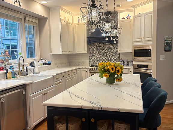 5th image of 8306 Periwinkle Pl