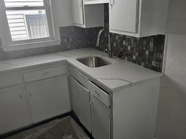 19476 Biltmore St, Detroit, MI 48235