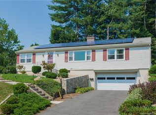 55 Foxridge Rd, West Hartford, CT 06107